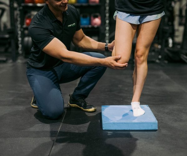 Balancing on one leg physiotherapy Balancing on one leg physiotherapy